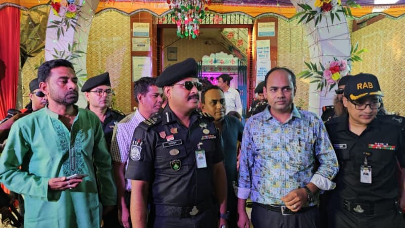 কক্সবাজারে ৩২৪ পূজামণ্ডপে নিশ্ছিদ্র নিরাপত্তা, নাশকতা দমনে কঠোর হুঁশিয়ারি এসআরবির