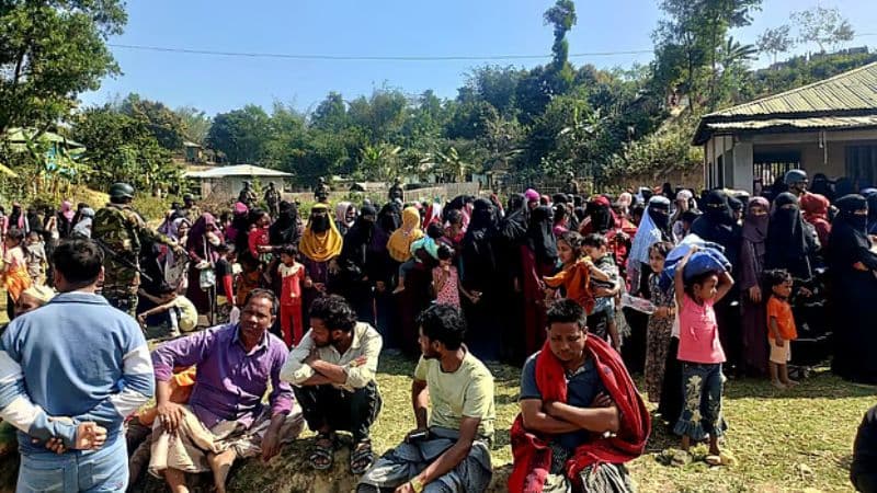 উখিয়ায় যৌথ বাহিনীর অভিযানে ছয় শতাধিক রোহিঙ্গা আটক