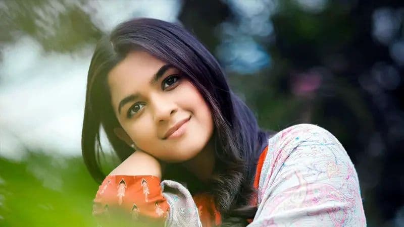 'আল্লাহর দোহাই' যে ভিডিয়ো বিশ্বাস করতে মানা করলেন সাদিয়া