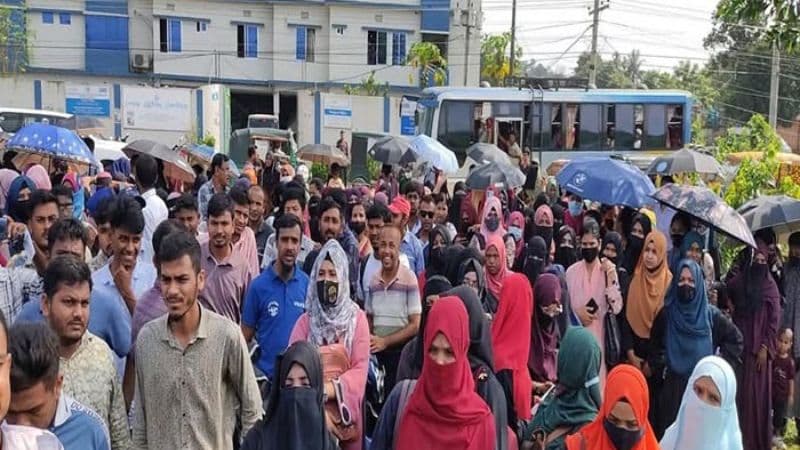 রোহিঙ্গা ক্যাম্পে ১২৫০ হোস্ট টিচারের চাকরিচ্যুতি, বিক্ষোভে উত্তপ্ত উখিয়া-টেকনাফ